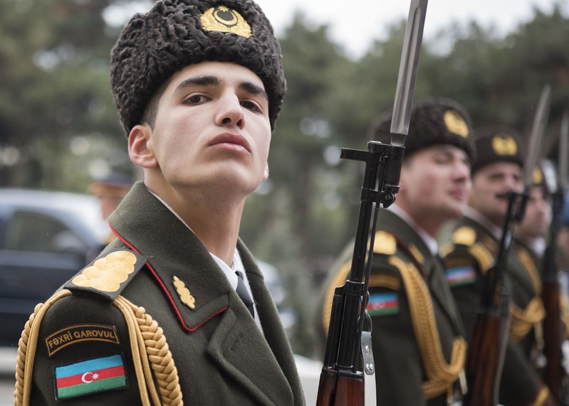 Azeri Soldier 800